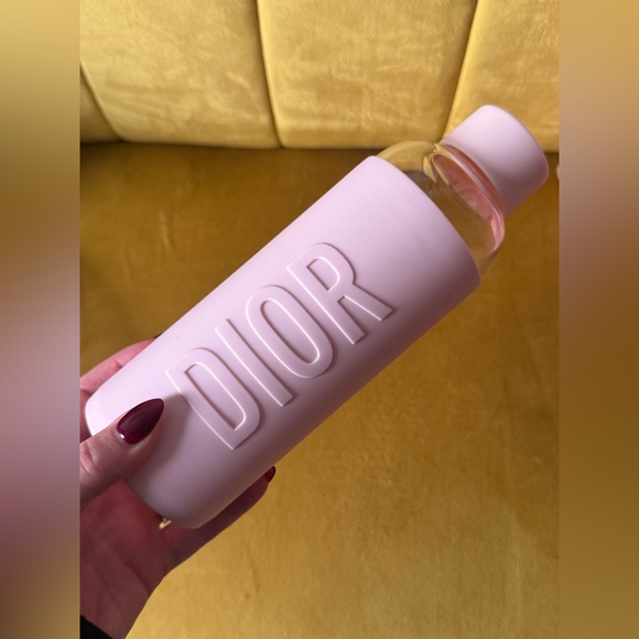 New Dior Light Pink Water Bottle - Picture 1 of 4